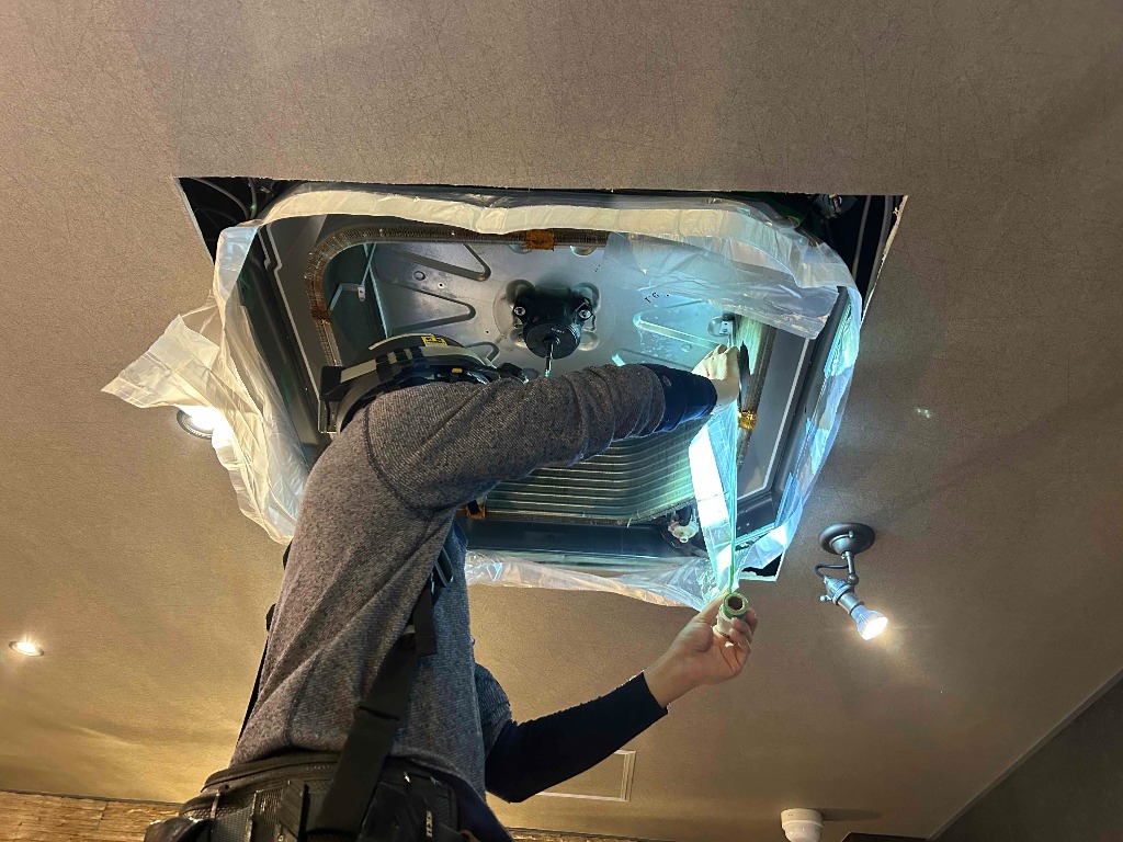 【浜松市】退去後店舗のエアコン洗浄【業務用エアコンクリーニング】